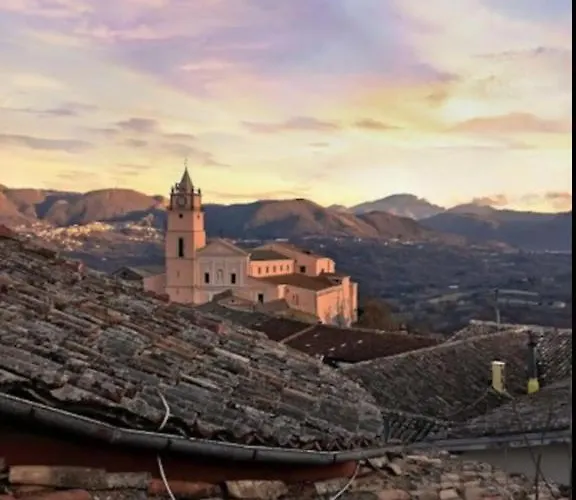 Superbe Appartement De 5 Pieces Avec 3 Grandes Chambres Situe Dans Un Jolie Village Montefalcione foto