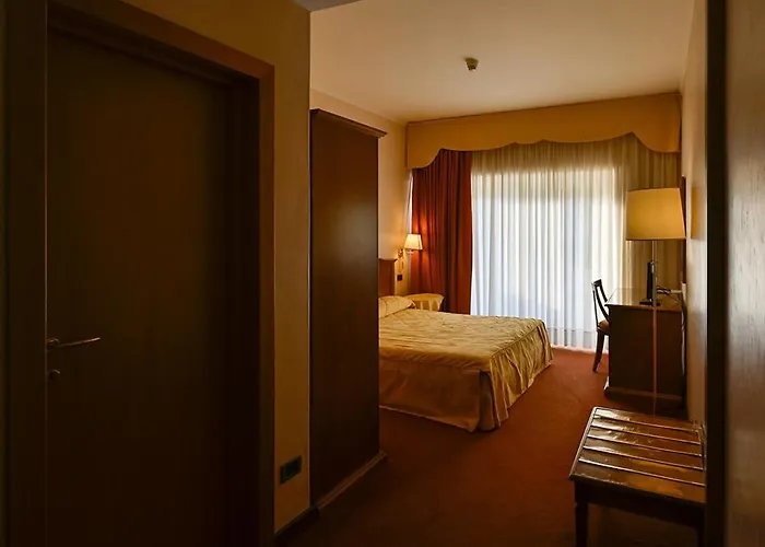 Villa Sirena Hotel E Ricevimenti Durazzano photo