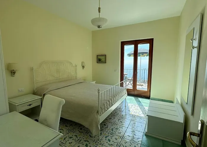 foto di Bed and Breakfast Groove'N'Grove SantʼAgata sui Due Golfi