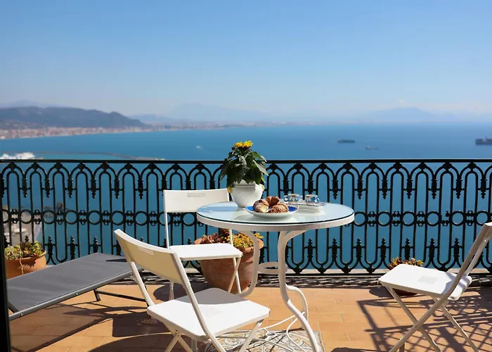 La Tua Terrazza In Costiera Otel Albori fotoğrafı